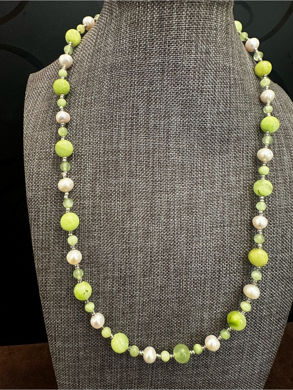 Elegant Lime Green Chalcedony Beaded Necklace with Pearl Accents